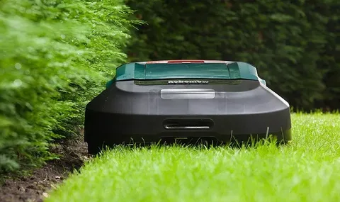 Beginner’s Guide to Robotic Mower Maintenance